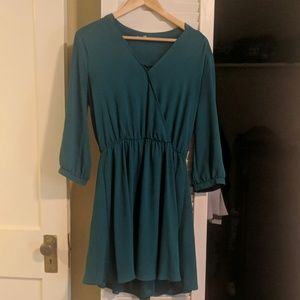 Green long-sleeve dress
